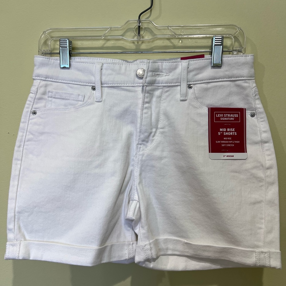Levi's White Mid Rise Shorts NWT
